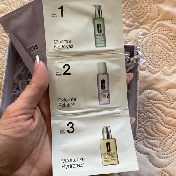 Sephora skin and hair care samples comes in a cute box - Picture 6 of 8